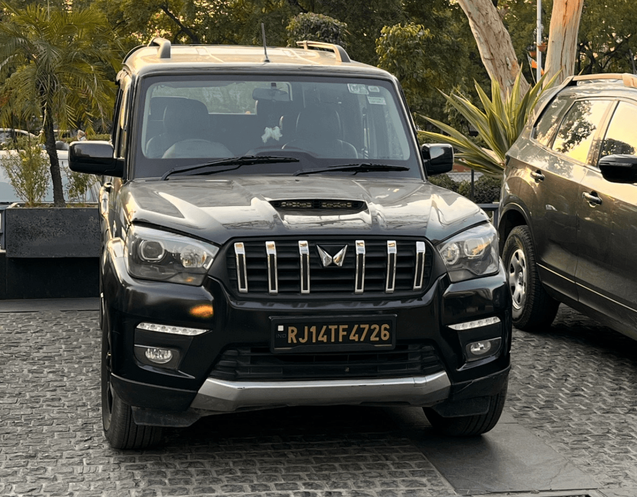 Mahindra Scorpio S11